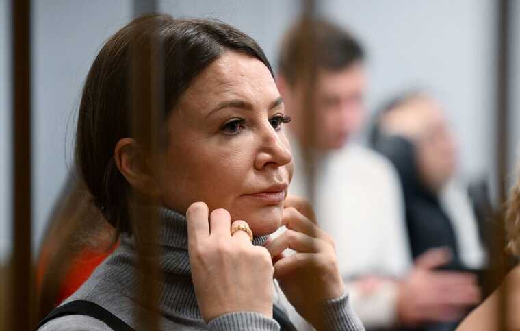 Суд снял арест со счетов Елены Блиновской для оплаты налогового долга