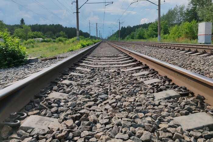Новый взрыв на железной дороге: подрыв путей на участке Унеча — Жеча в Брянской области