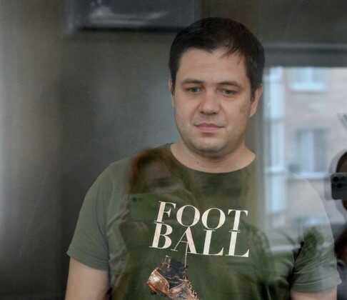 Главред Baza Глеб Трифонов не признал вину и попросил отпустить его под домашний арест